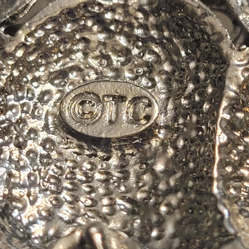 Vintage TC Trio of Cats Brooch - Picture 7 of 7